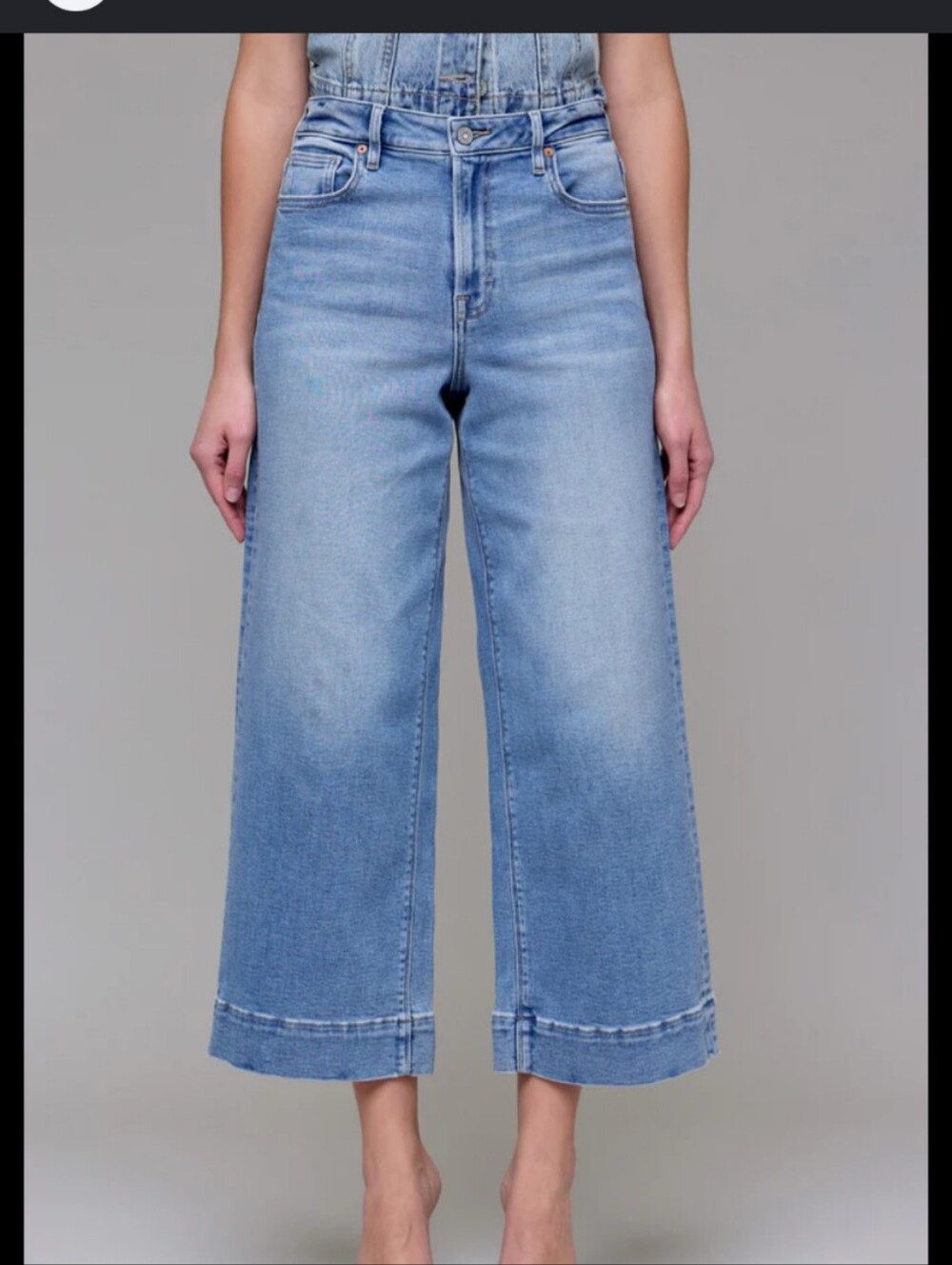 Blue Wide-Leg Crop Jeans - Women